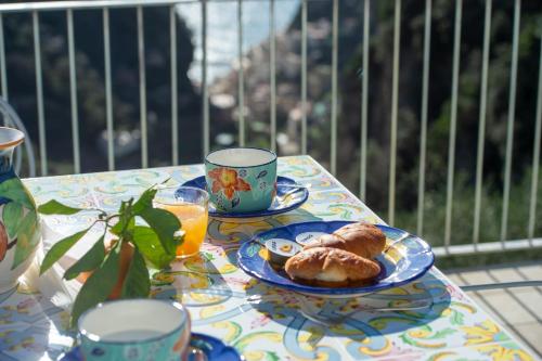 Terrace Belvedere suite- Amalfi coast - free park- Pontone -Scala in Scala