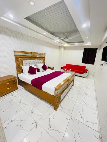 Hotel Golden - main image