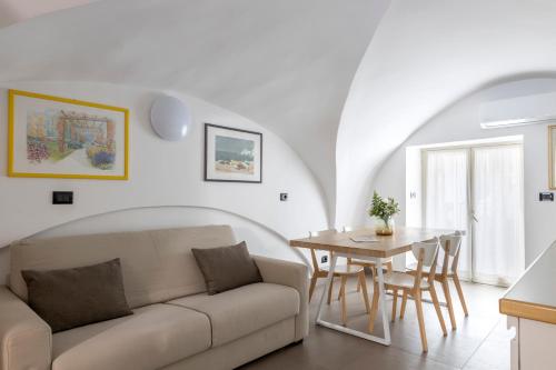 One-Bedroom Apartment image 1