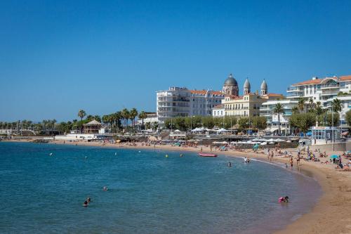 Beach, Appartement Promenade des Bains in Saint-Raphael