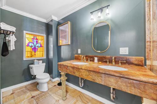 Penthouse Suite image 9