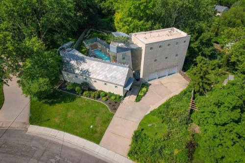 The Architect's Modern Castle The Architect's Modern Castle