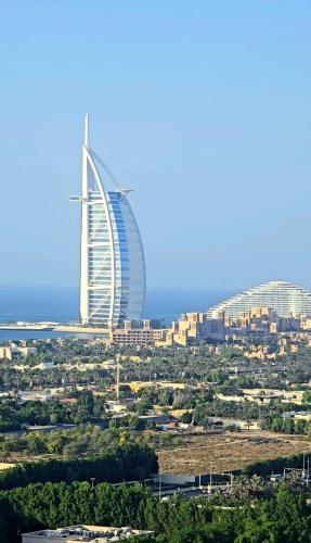 Hilliana Tower - Cozy Studio with Sea View, Dubai (photo 3)