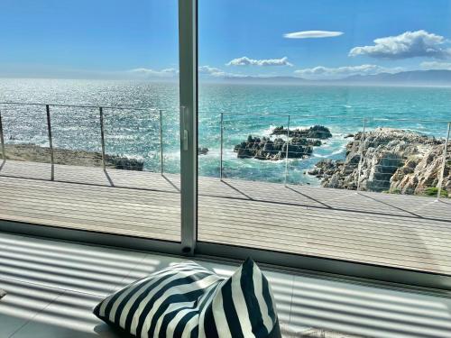 Seafront Villa - Whale Bay Luxury Retreat, De Kelders (fotografie 5)