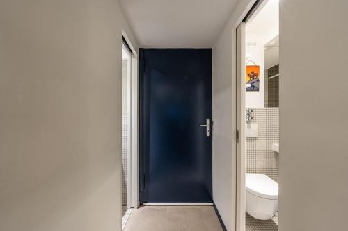Modern Flat in Kreuzberg 2 bath rooms, Берлин (фото 7)