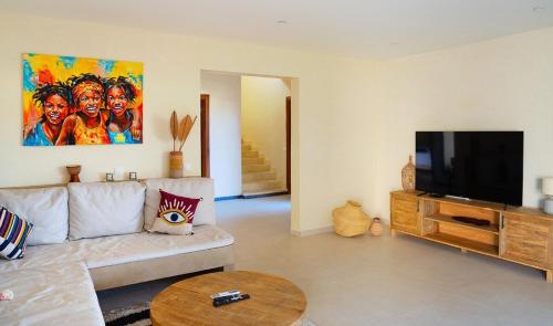 公共休息室/电视室, Maison Inaya in 新蒂安