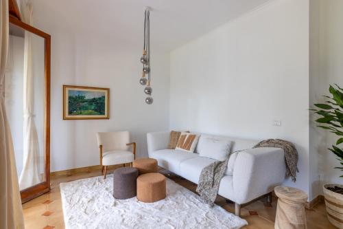 Spaziosa Villa con piscina, BBQ e campi da tennis gîte à louer Casal Palocco