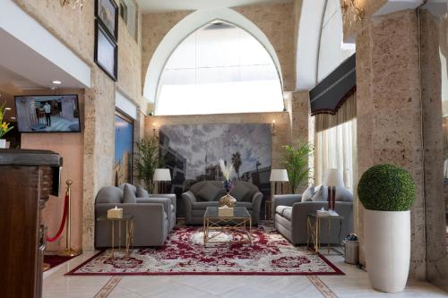 Entrance, OYO 394 Al Morooj Kareem Hotel near Gabel Street Souq