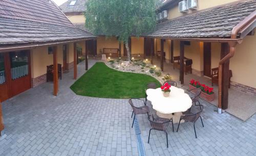 Gellény Lux Apartman - image 5