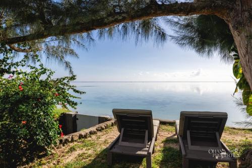 Villa Vanaki - Beachfront Villa 4BR w AC in Nu'urua