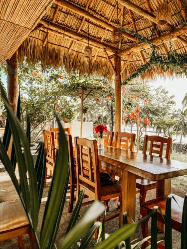 Restorāns, Nimbu Beachhouse in El Transito