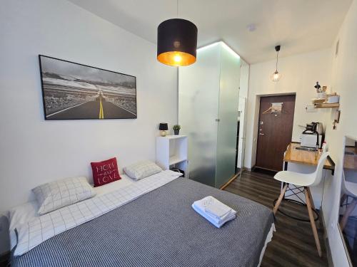 One-Bedroom Apartment image 1