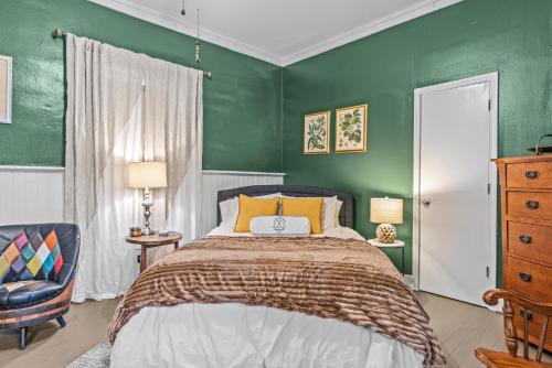 Lenoir Cottage - image 11