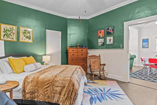 Lenoir Cottage - main image