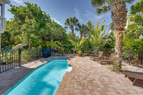 Úszómedence, Silverseas Cottage, Pool, 2 Carts, Steps to Beach in North Captiva Island