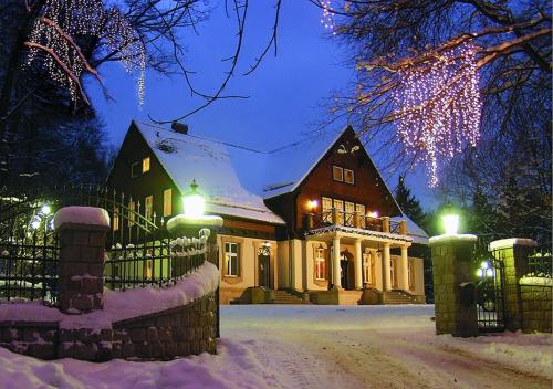 Hotel 'Dworek Lesniczowka'