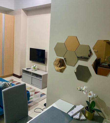 studio flat at 101 Newport Boulevard, Manila