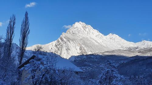Gite proche Valthorens 3 valley skiing cycling par Orelle 6mns Valloire Galibier Maurienne in St Michel De Maurienne