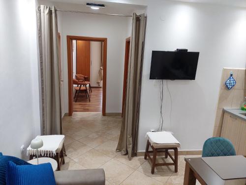 One-Bedroom Apartment with Balcony and Sea View image 8