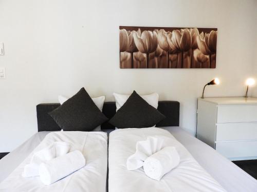 INSIDE FIVE City Apartments - image 7