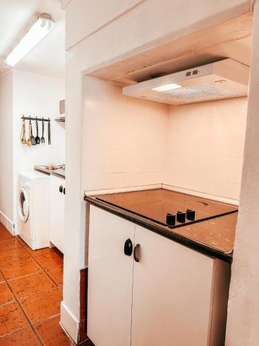 Typical Lisbon Apartment By Gt House - image 8