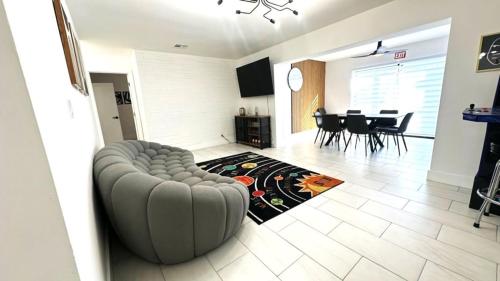 Casa Lucia 5BR Home with Pool Near Hard Rock Casino home in Hollywood, USA