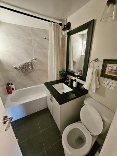 Spacious 2-bedroom ground floor unit near beach in Cobourg (ON)