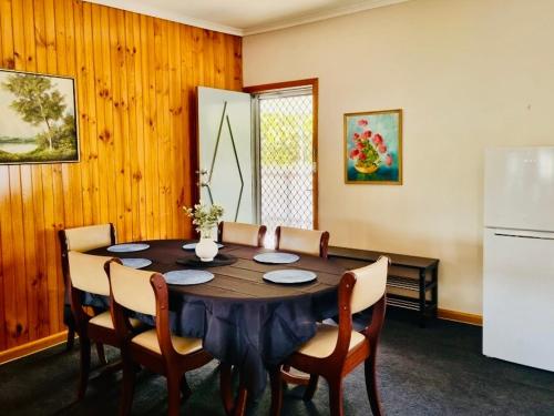 Vic Horsham, Unit 3, Cozy 2-Bedroom Retreat