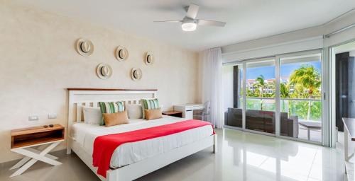 Luxury Ocean view condo in Mareazul Beach front - Almajuma House, Playa del Carmen