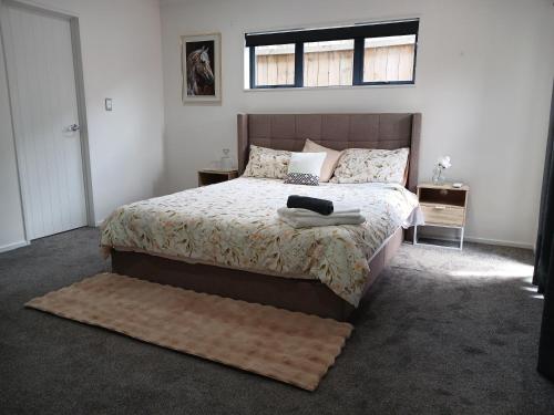 Luxury and Nature View Stay — other in 21 Rauta Way, Helensville New Zealand, 0800
