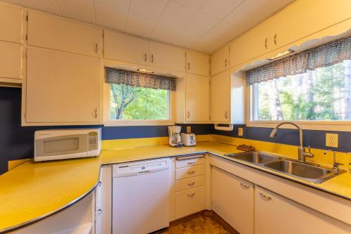 Cabin O' Pines - A Family Friendly Resort in Orr (MN)