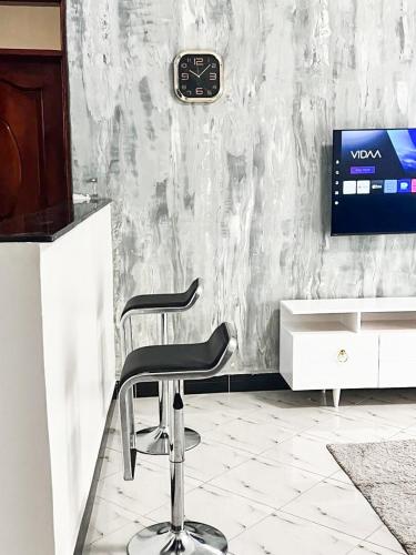 Relax, Unwind, 2 Bed Haven near Kavumba Rec Center in Wakiso