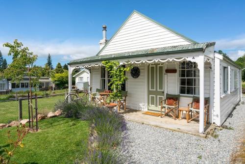 . Leven St Cottage
