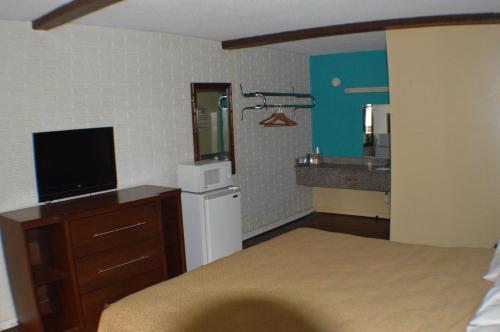 Sun Down Lodge – Locust Grove, GA