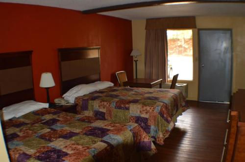 Sun Down Lodge – Locust Grove, GA