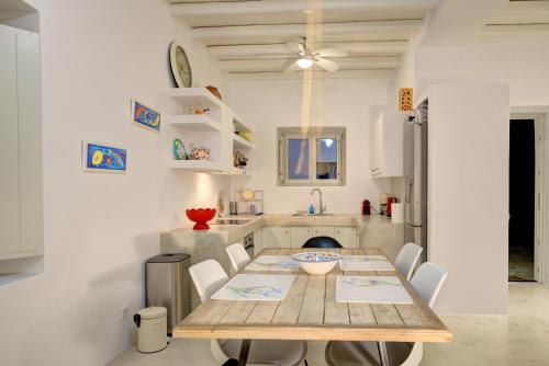 ห้องครัว, Summera family house Drios in ดริออส