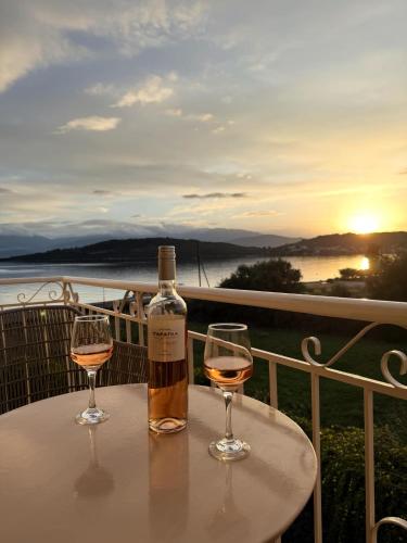 Skats, Evita Luxury Apartments in Spilia (Tolofon)