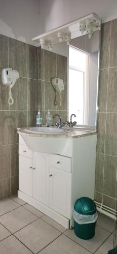 LOCBORDEAUX-FR - Appt proche CHU Bordeaux - WIFI, Bordeaux (Foto 10)