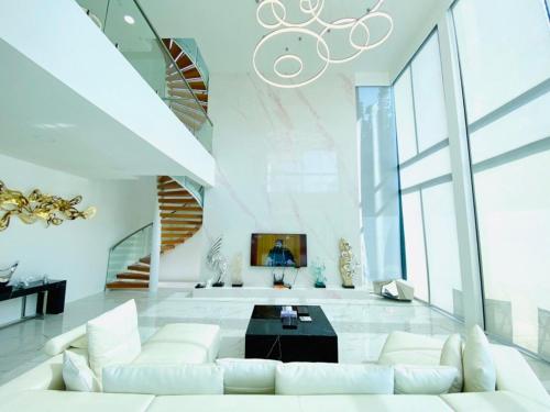 棕榈泉别墅e1六卧近步行街近中天海滩 棕榈泉别墅e1六卧近步行街近中天海滩