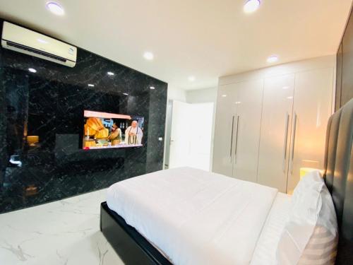 棕榈泉别墅e1六卧近步行街近中天海滩 棕榈泉别墅e1六卧近步行街近中天海滩