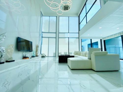 棕榈泉别墅e1六卧近步行街近中天海滩 棕榈泉别墅e1六卧近步行街近中天海滩