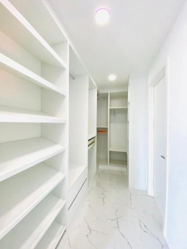 棕榈泉别墅e1六卧近步行街近中天海滩 棕榈泉别墅e1六卧近步行街近中天海滩