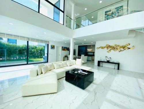 棕榈泉别墅e1六卧近步行街近中天海滩 棕榈泉别墅e1六卧近步行街近中天海滩