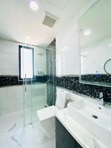 棕榈泉别墅e1六卧近步行街近中天海滩 棕榈泉别墅e1六卧近步行街近中天海滩