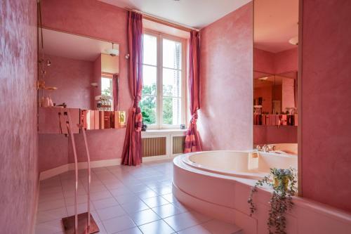 Bathroom, Superbe Chateau du 19eme en Touraine 15 p in Saint-Patrice