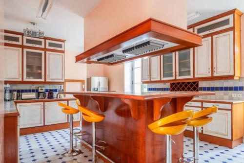 Kitchen, Superbe Chateau du 19eme en Touraine 15 p in Saint-Patrice