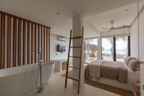 The Hotel in Midigama Beach