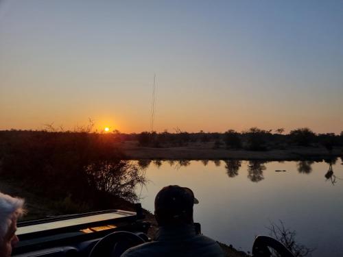 Kingfisher Creek Safari Lodge