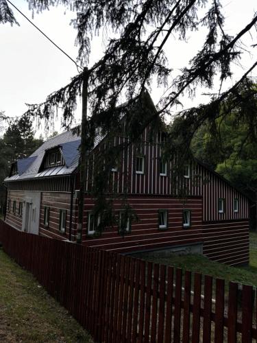 Apartmán Lesní zátiší Marlenka – khách sạn tại Ceska Kamenice