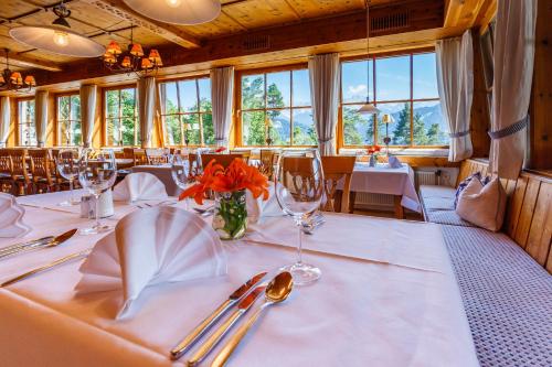 餐廳, Landkomforthotel Panorama & Restaurant Bella Vista in 靠近市中心